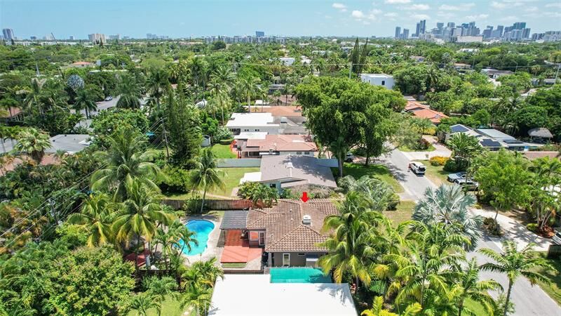 Property Photo:  1434 NE 16th Ave  FL 33304 