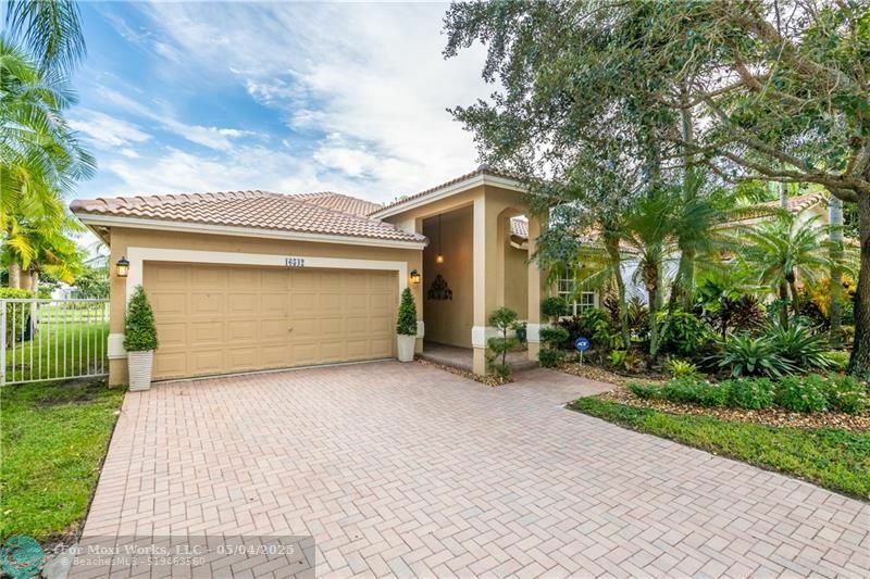 Property Photo: 16542 Ruby Lk FL 33331
