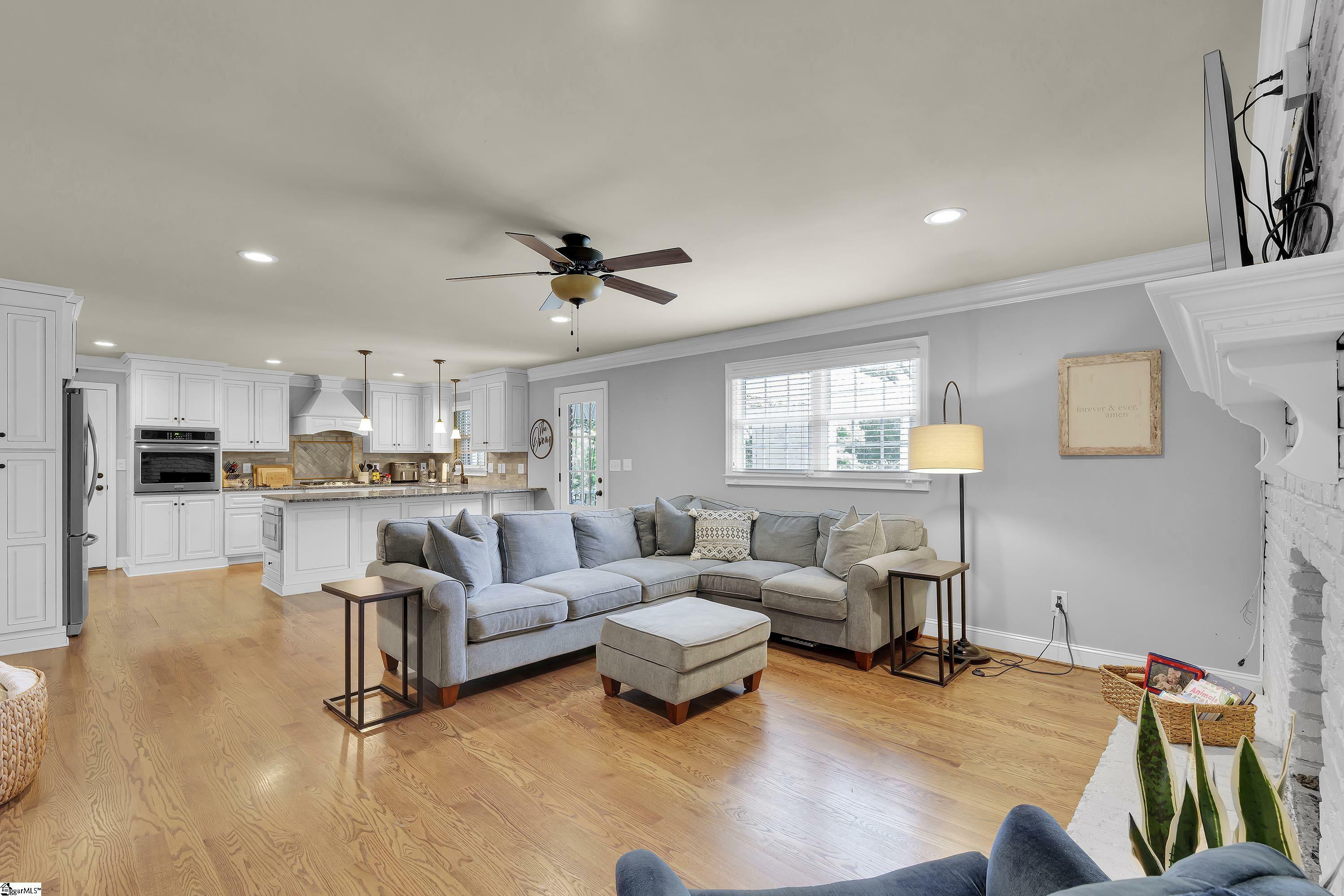 Property Photo: 308 Leyswood Drive SC 29615