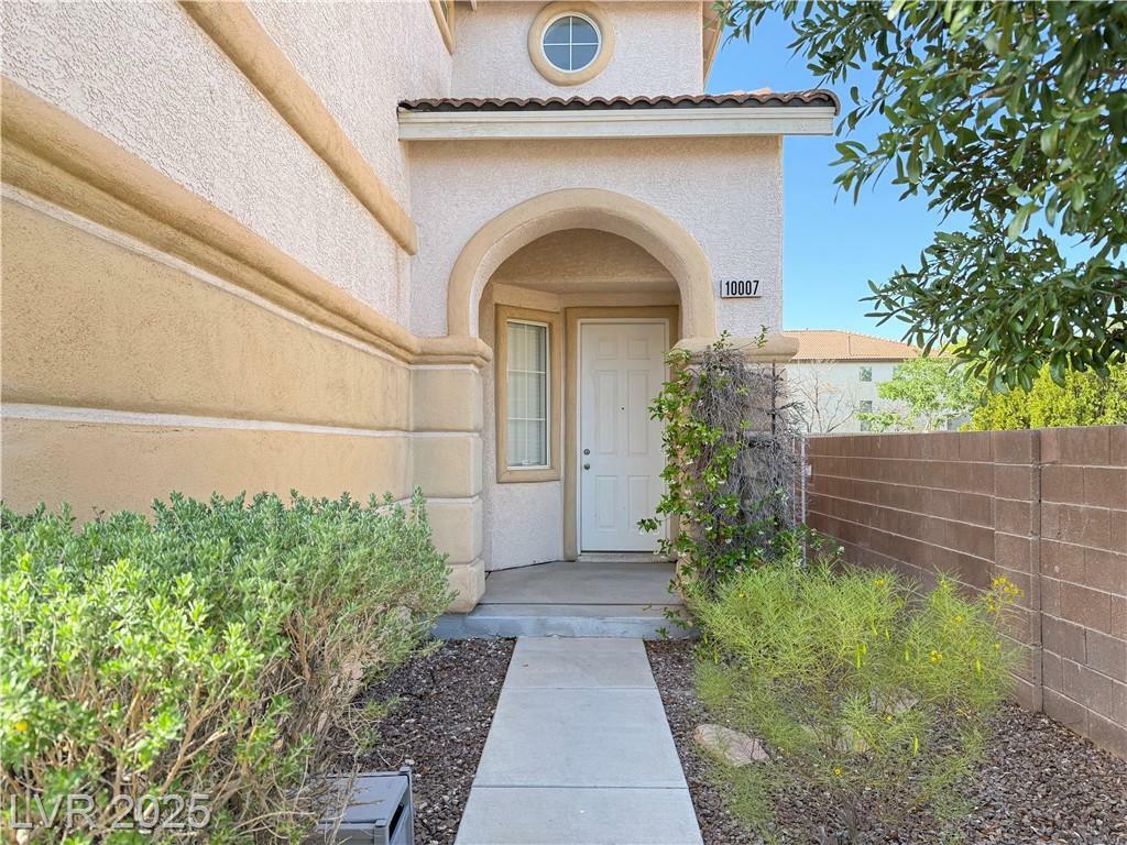 Property Photo: 10007 Capistrello Avenue NV 89147