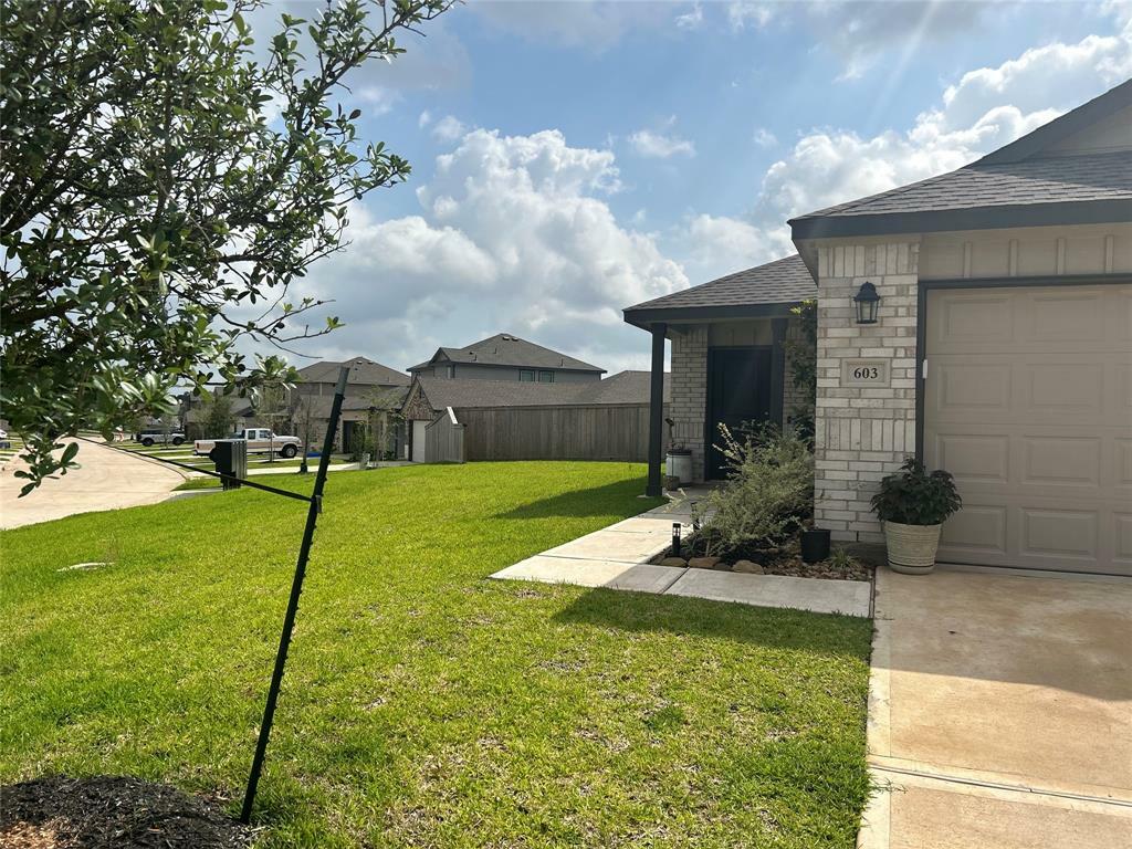 Property Photo: 603 Levine Ct Court TX 77316