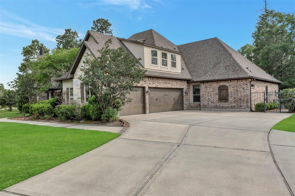 Property Photo: 6303 Star Light Court TX 77386