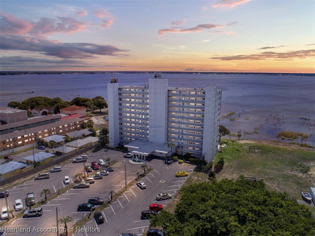 Property Photo: 2131 Lakeview Drive 308 FL 33870