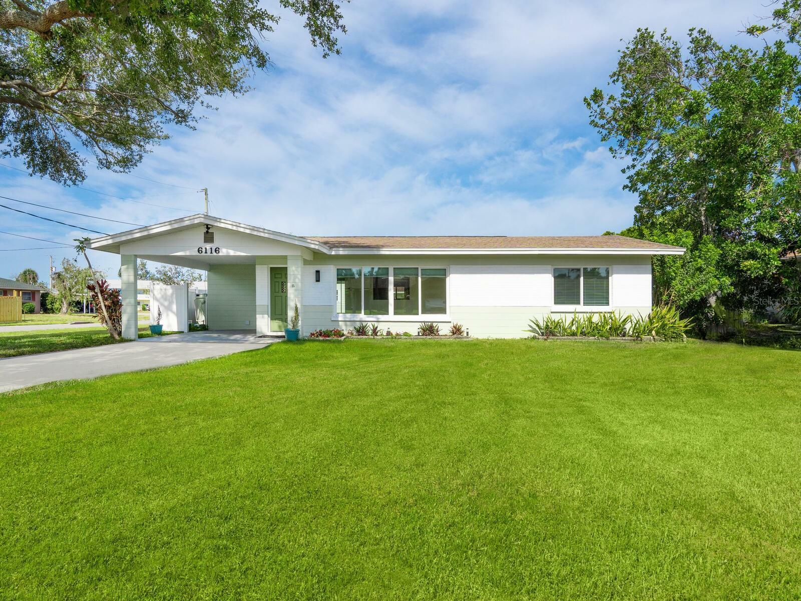 Property Photo: 6116 Rodgers Avenue FL 34231