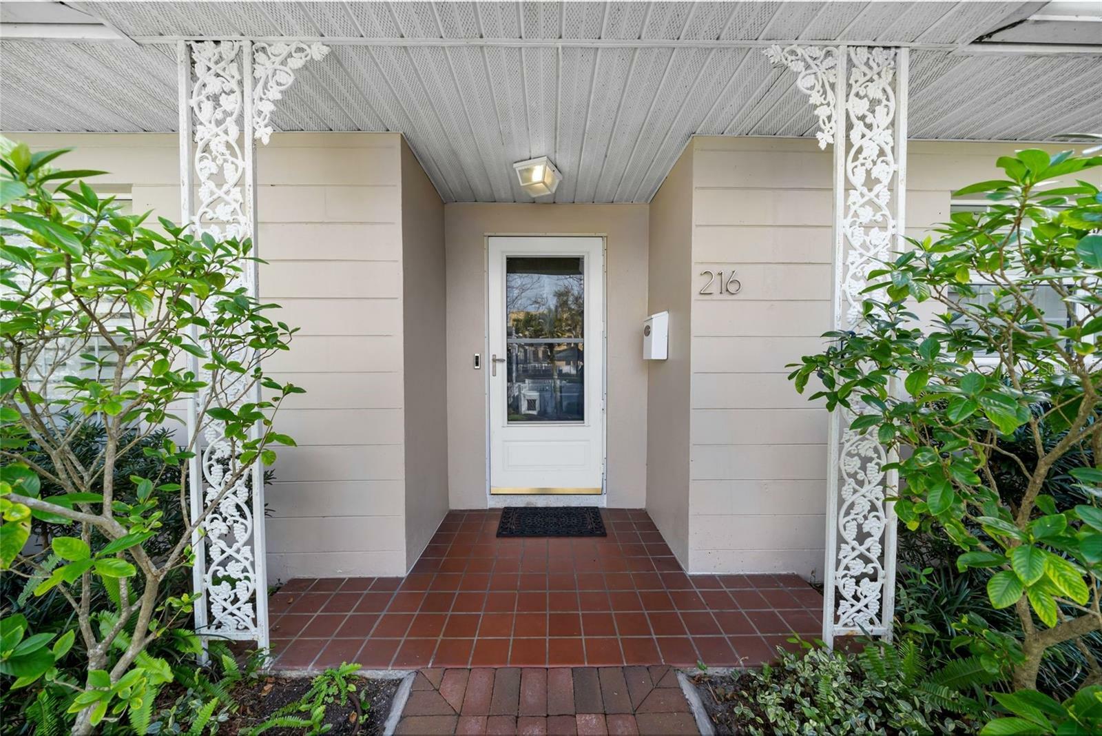 Property Photo: 216 21st Avenue NE FL 33704