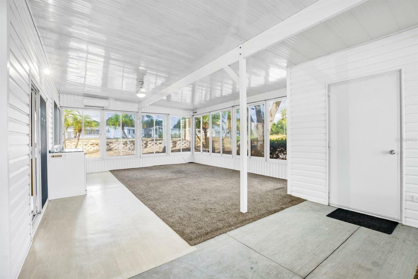 Property Photo: 367 Par Pines Boulevard FL 33837