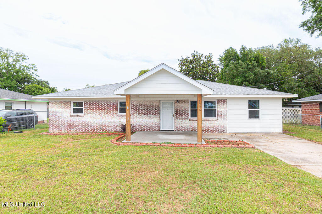 Property Photo:  1608 Saint Ann Avenue  MS 39531 