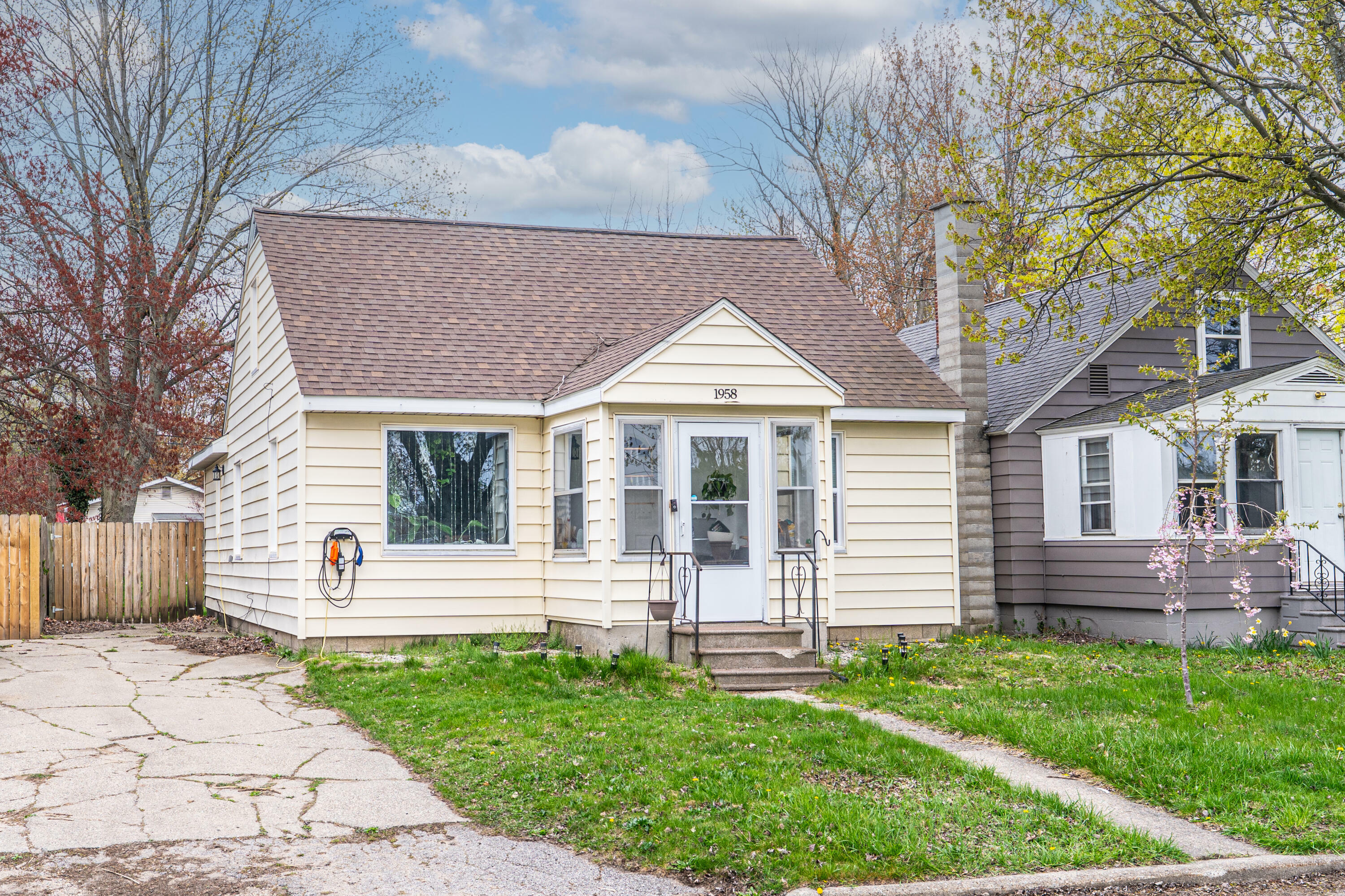Property Photo: 1958 Nevada Street MI 49441