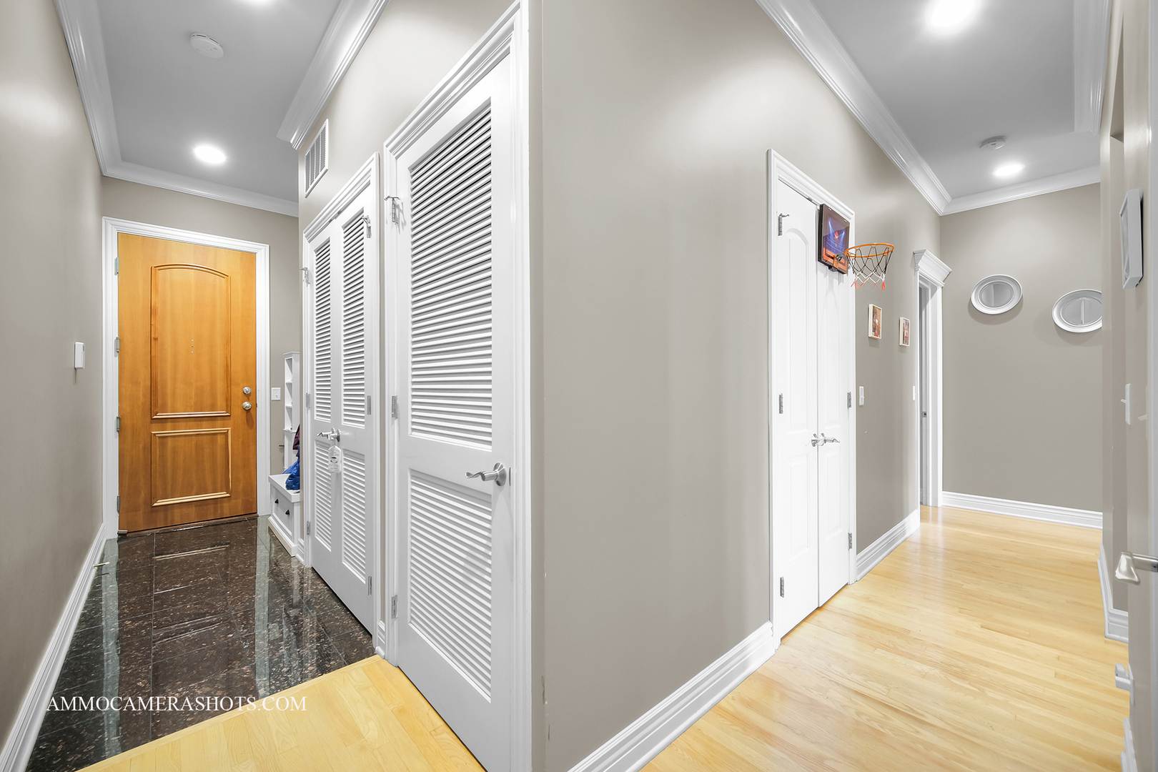 Property Photo: 1148 W Monroe Street 6nw IL 60607