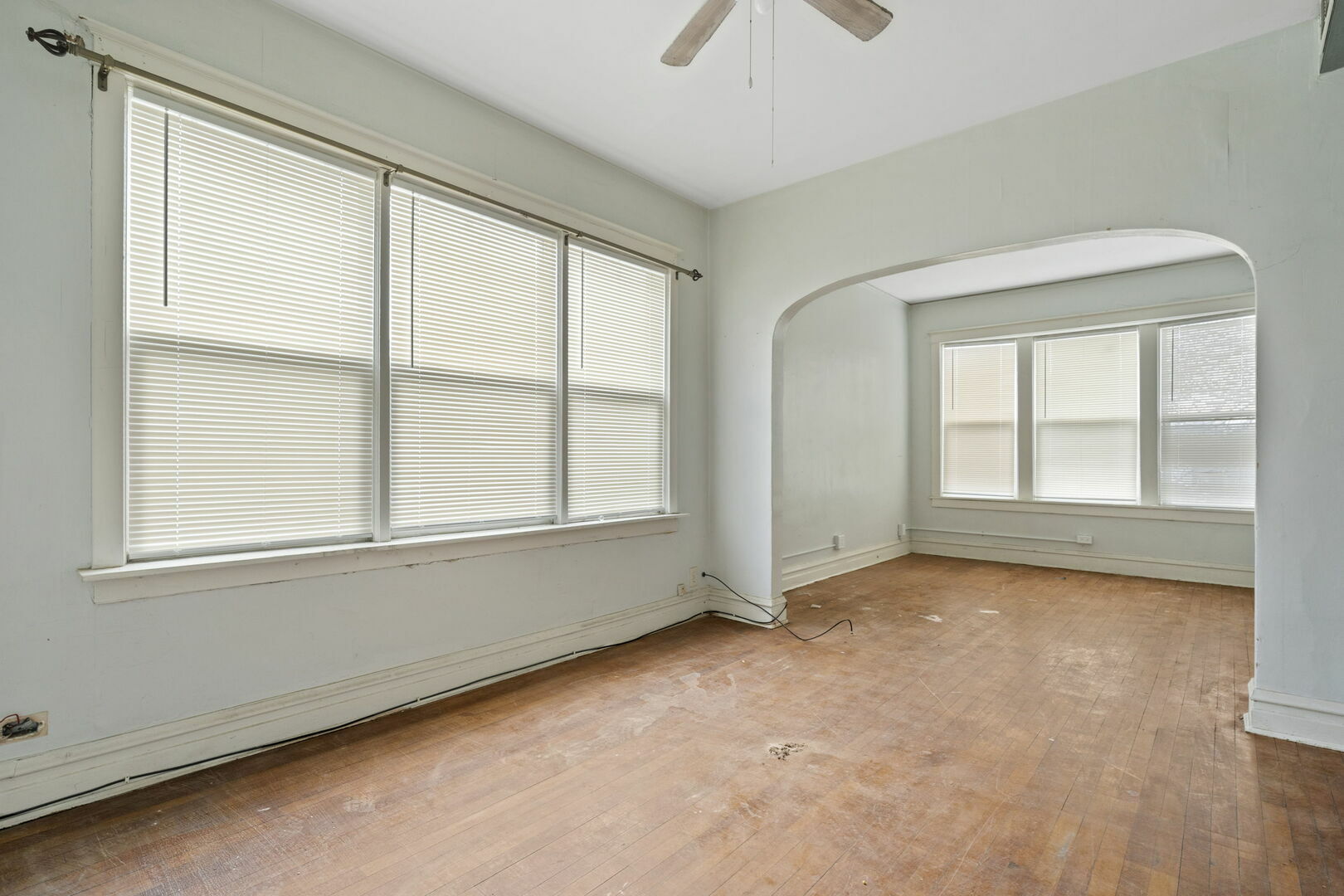 Property Photo: 11527 S Perry Avenue IL 60628