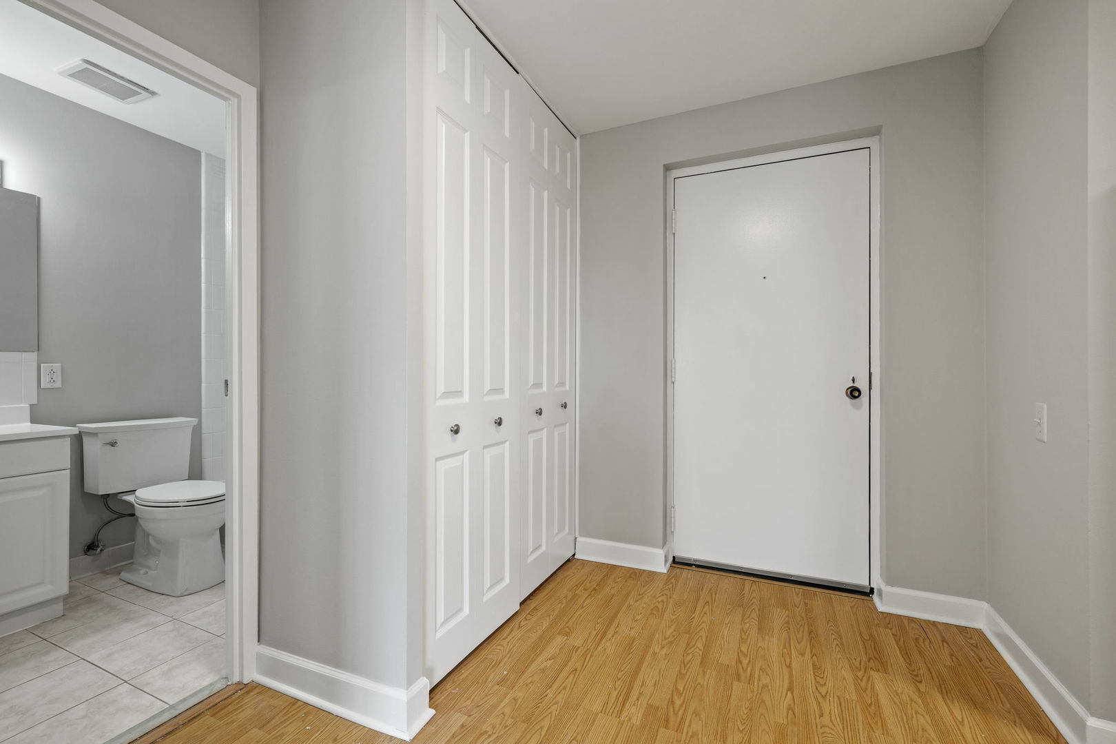 Property Photo: 425 Walnut Creek Lane 1407 IL 60532