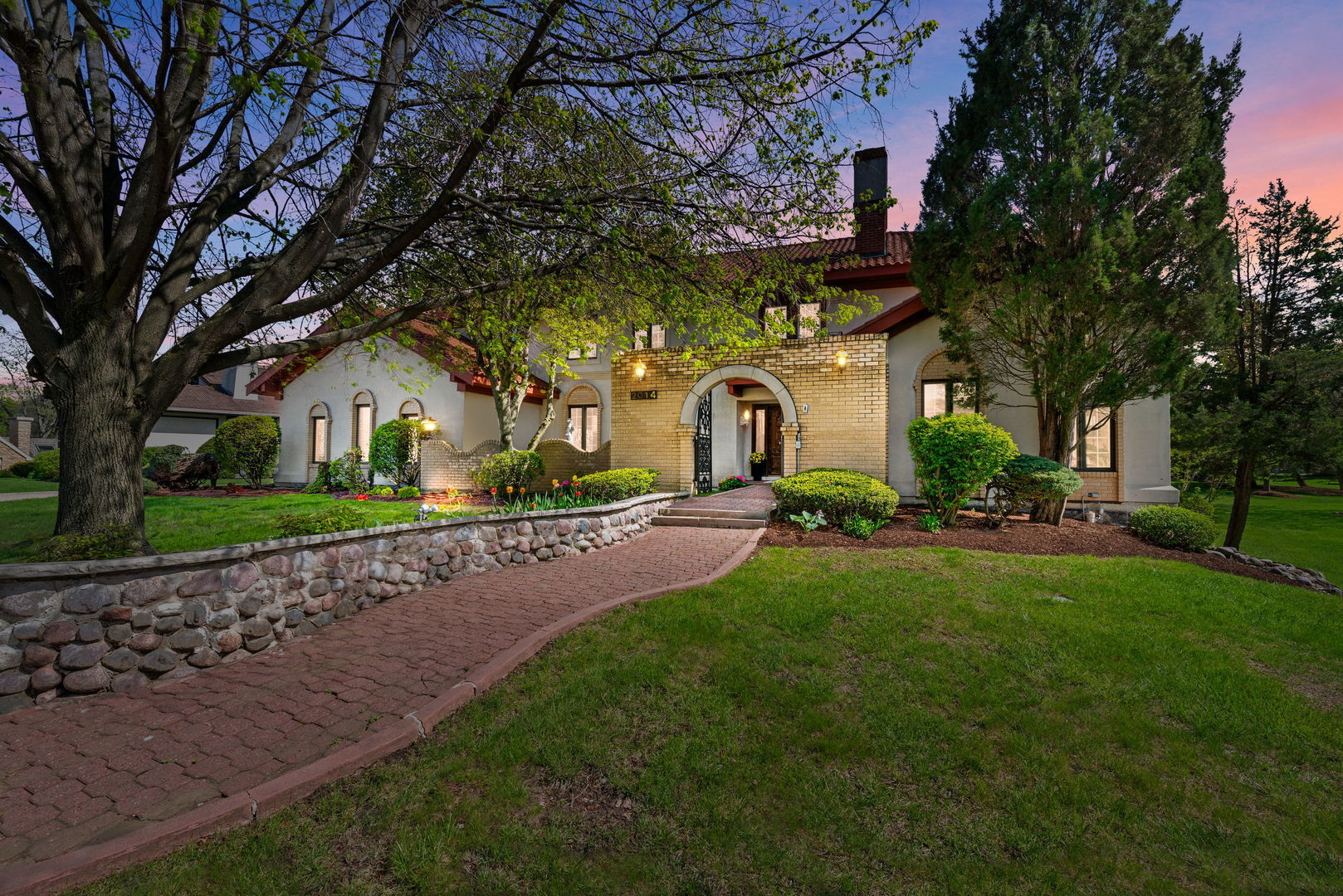 2014 Midwest Club Parkway  Oak Brook IL 60523 photo
