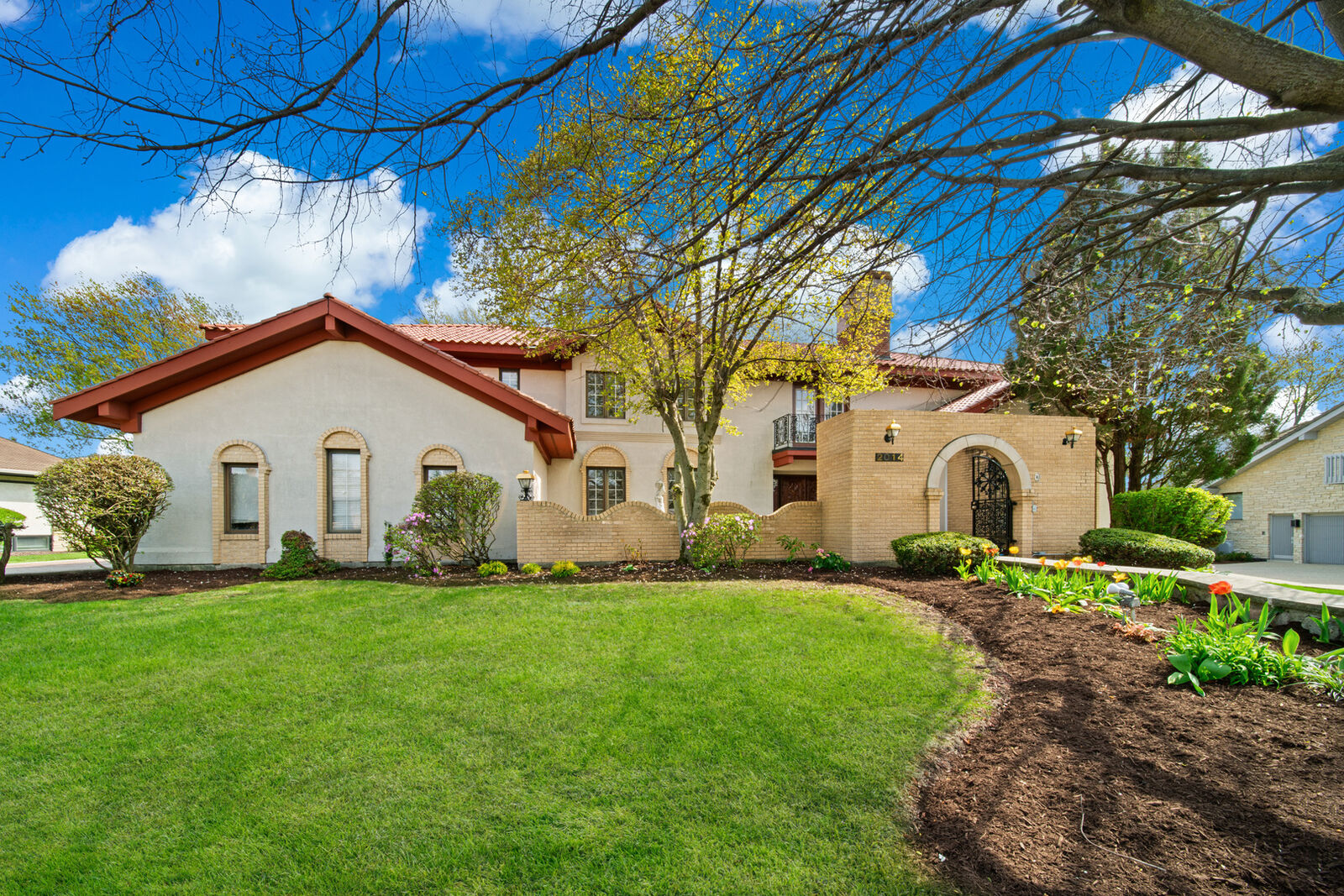 Property Photo:  2014 Midwest Club Parkway  IL 60523