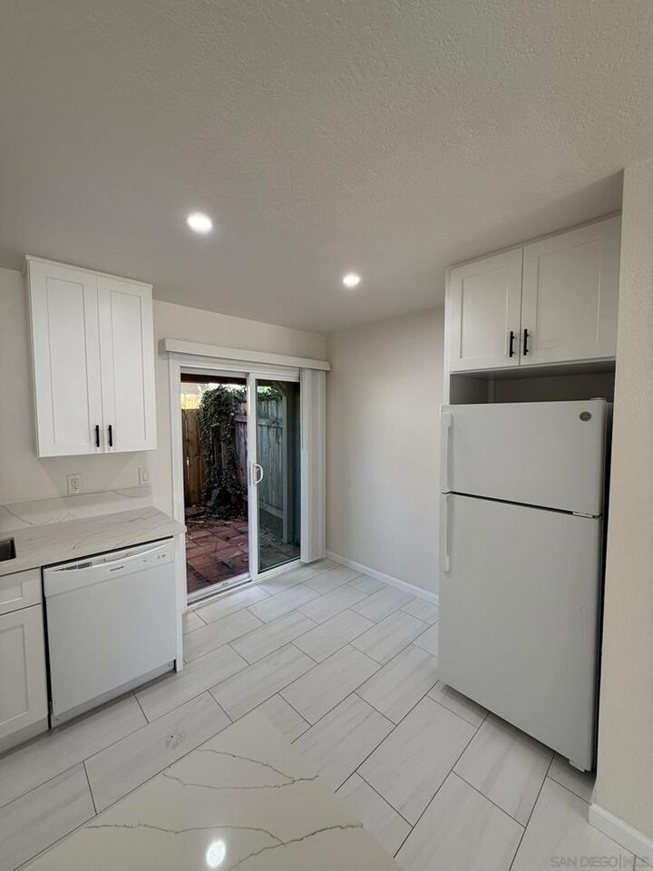 Property Photo:  1648 Oliver Ave 2  CA 92109 
