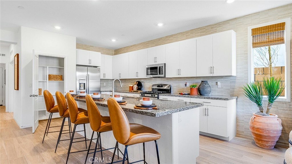 Property Photo: 15474 Avenida De Cielo CA 92240
