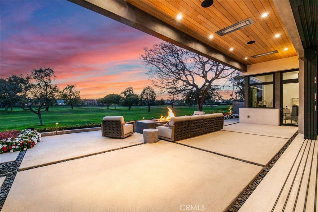 Property Photo:  6691 Country Circle  CA 92648 