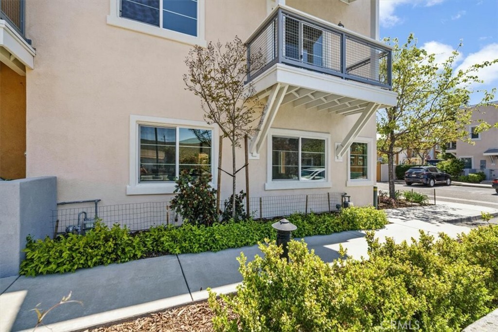 Property Photo:  917 Humbert Avenue  CA 93401 