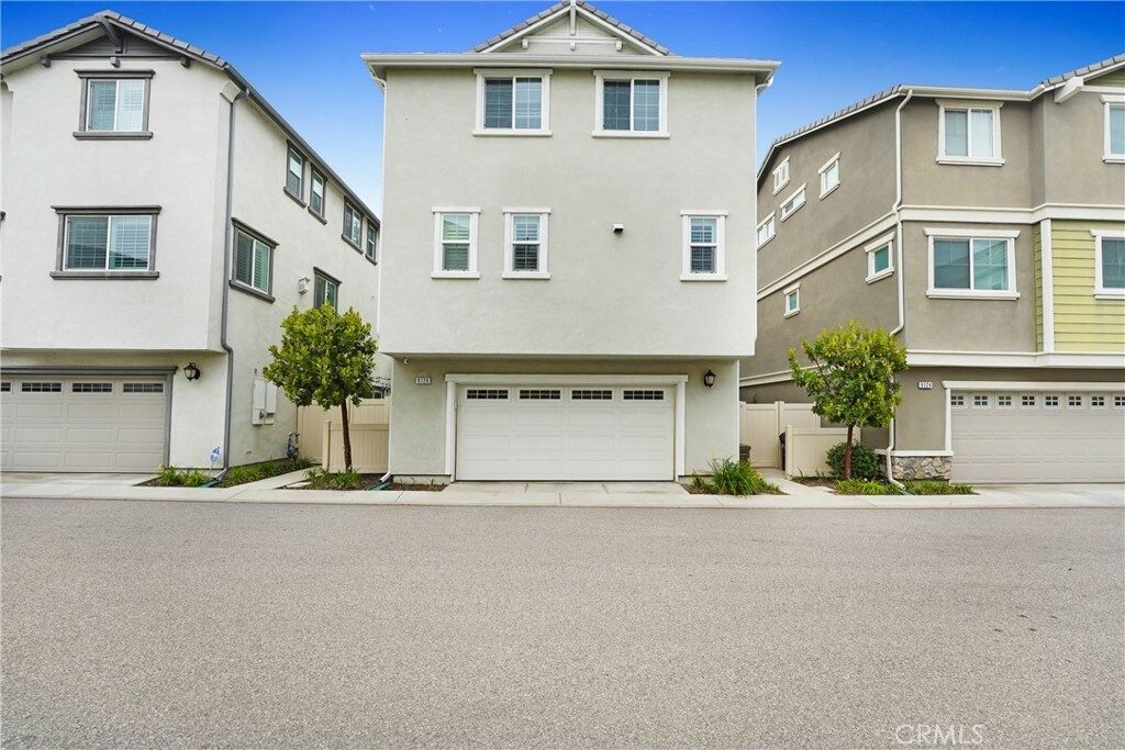 Property Photo: 9126 Foster Lane CA 91311
