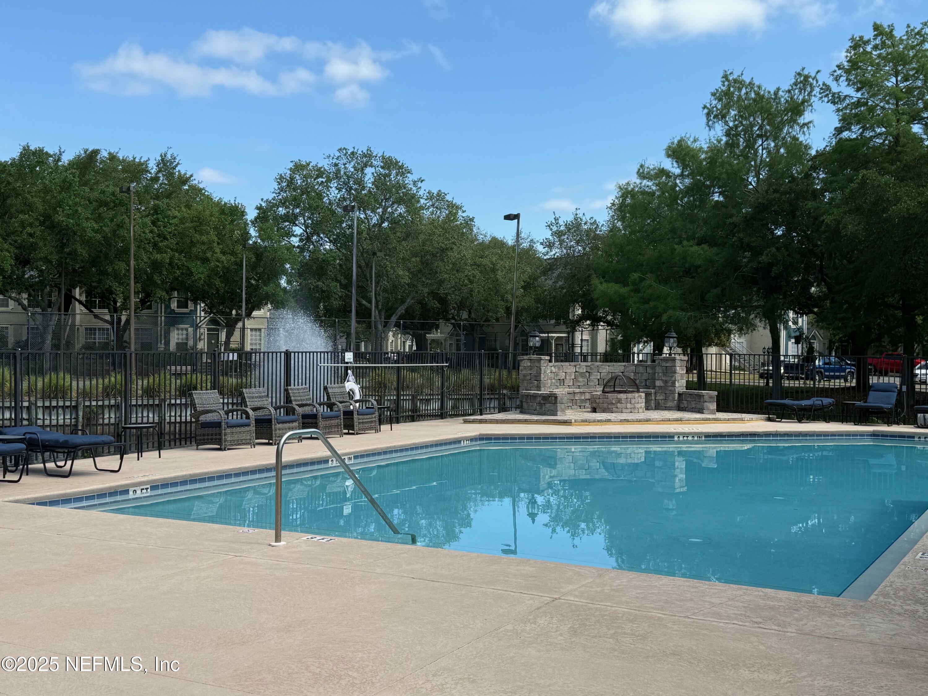 Property Photo: 13703 Richmond Park Drive 3109 FL 32224