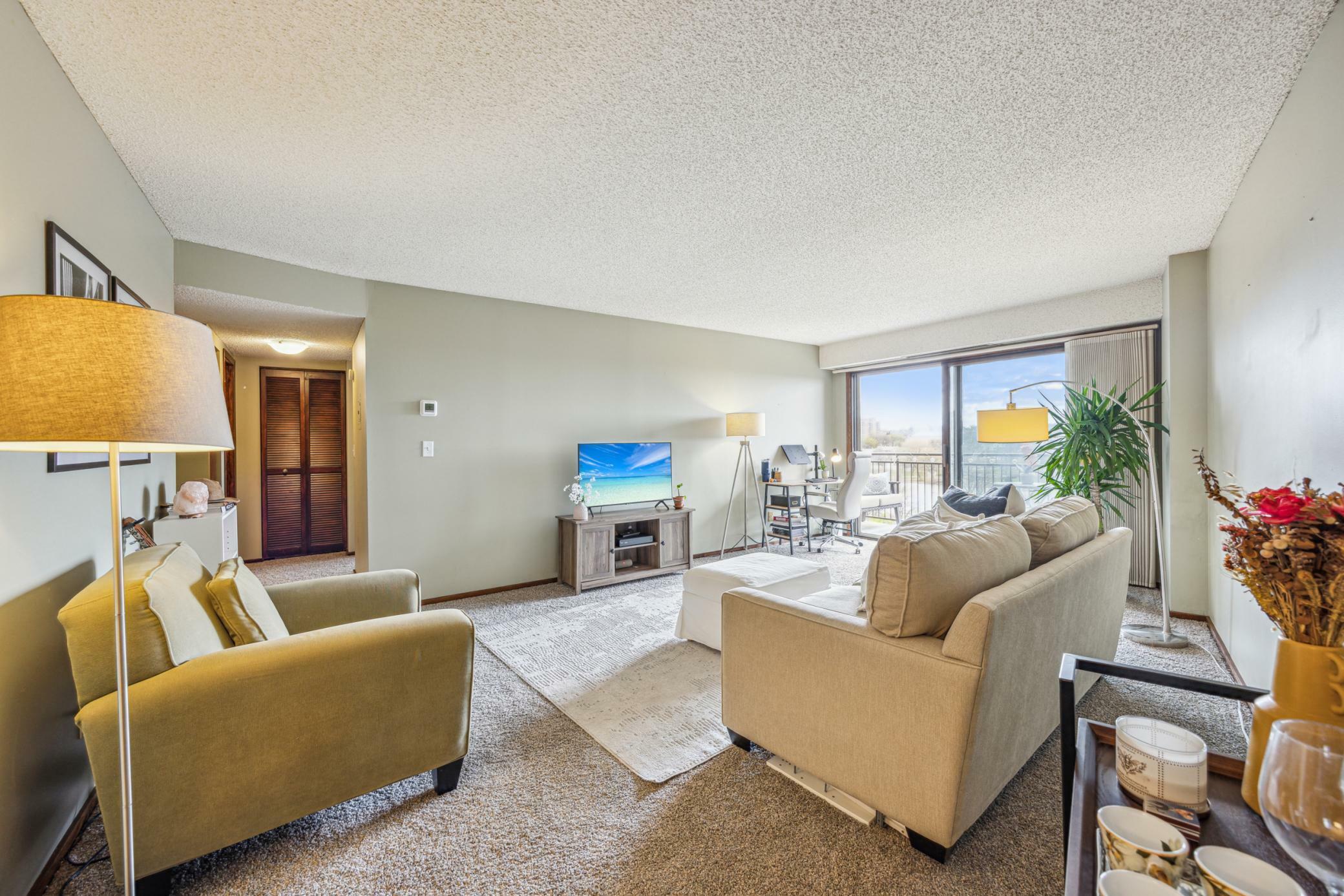 Property Photo: 210 W Grant Street 710 MN 55403