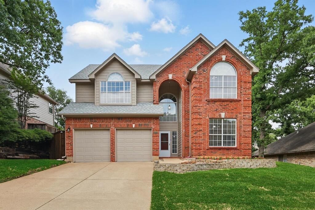 Property Photo: 1804 Rolling Ridge Drive TX 76051