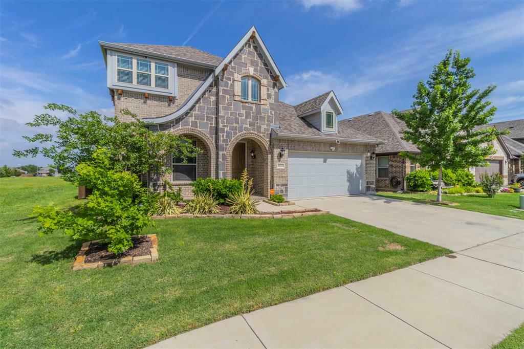 Property Photo: 10212 Fox Manor Trail TX 76131