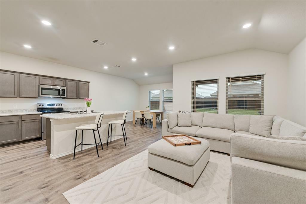 Property Photo: 2121 Tulipwood Drive TX 75189