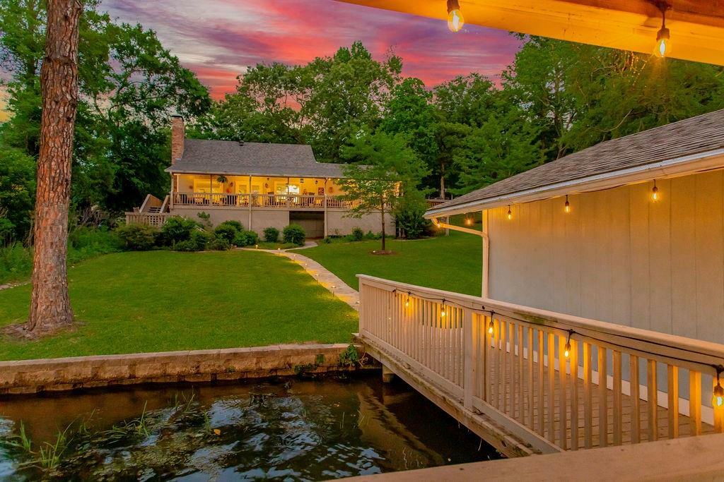 Property Photo: 552 E Hideaway Lane TX 75771