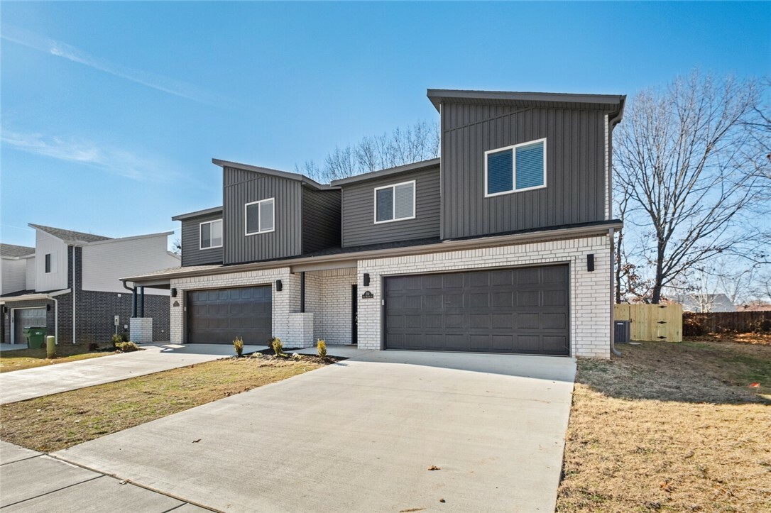 Property Photo: 700 Sun Meadows Loop AR 72719