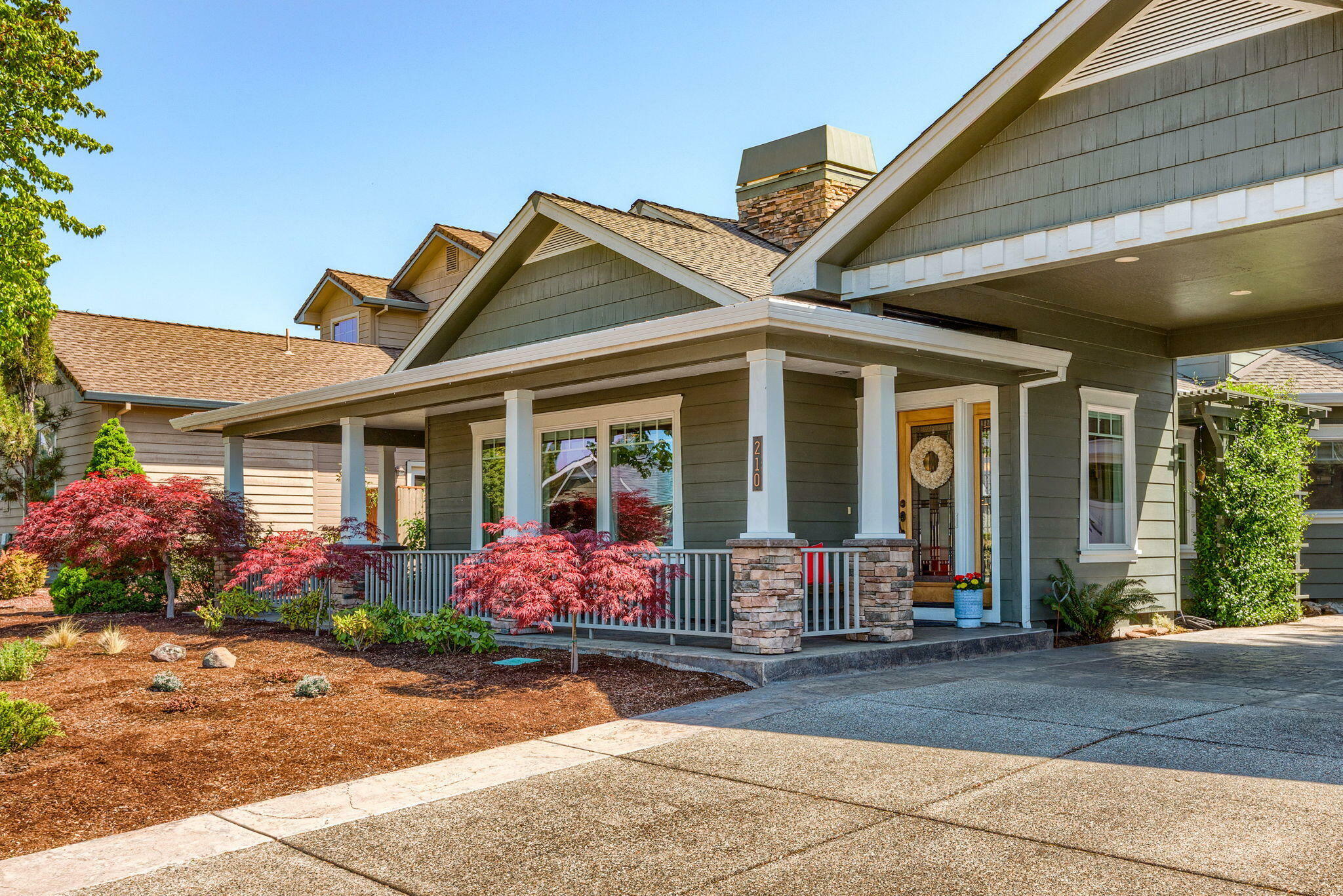 Property Photo: 210 Bellerive Drive OR 97524