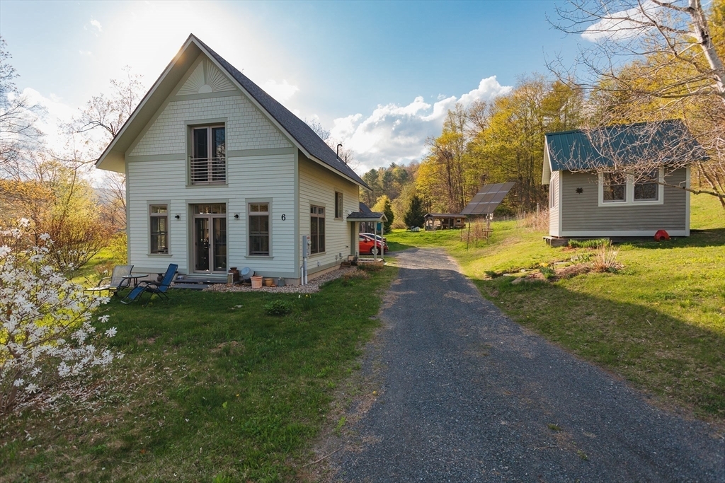 Property Photo: 6 Dunnell Dr MA 01340