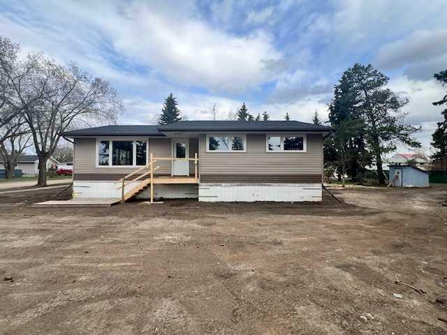 Property Photo: 5122 48 Avenue AB T0B 1N0