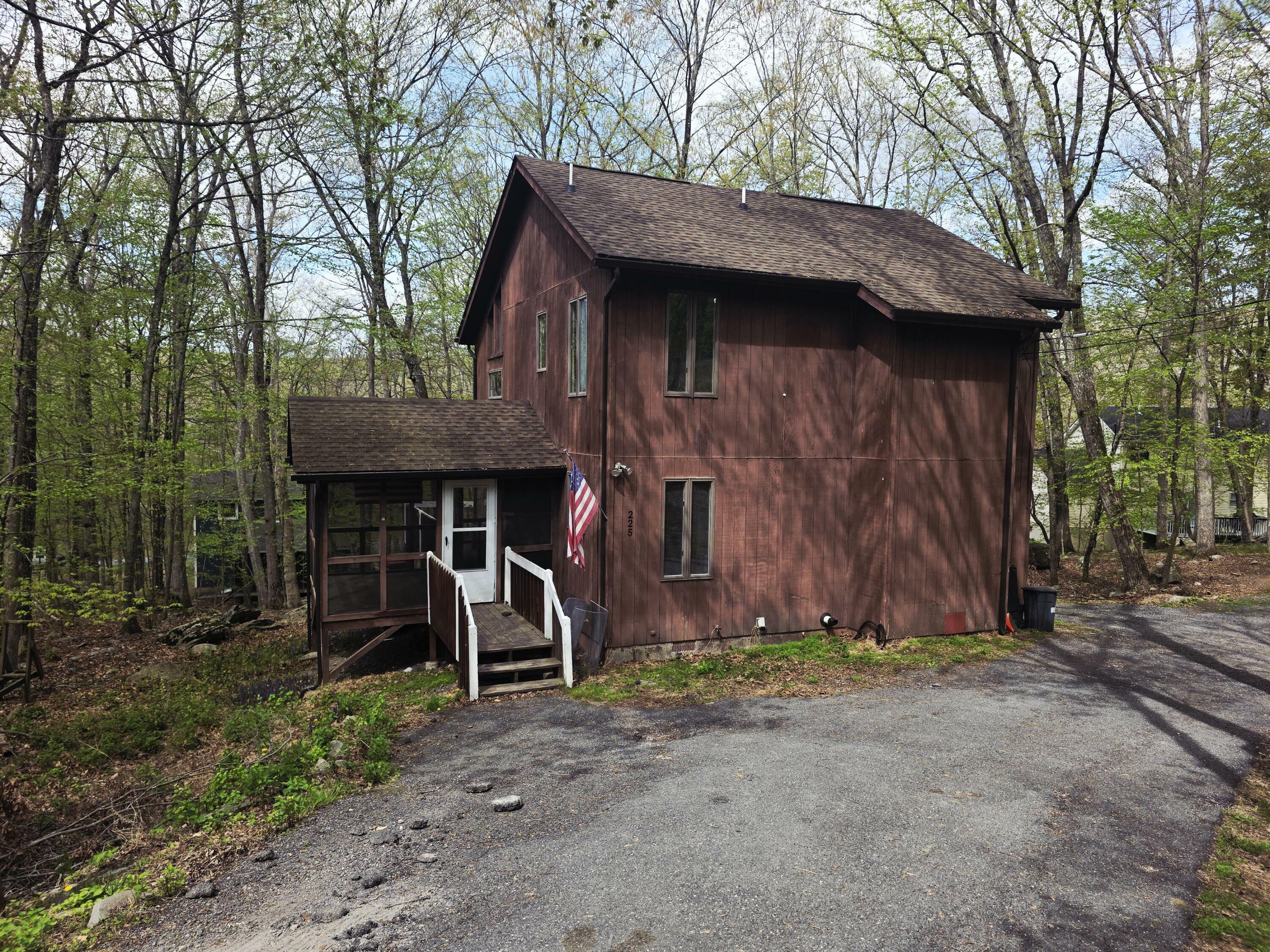 Property Photo: 225 Regent Street PA 18324