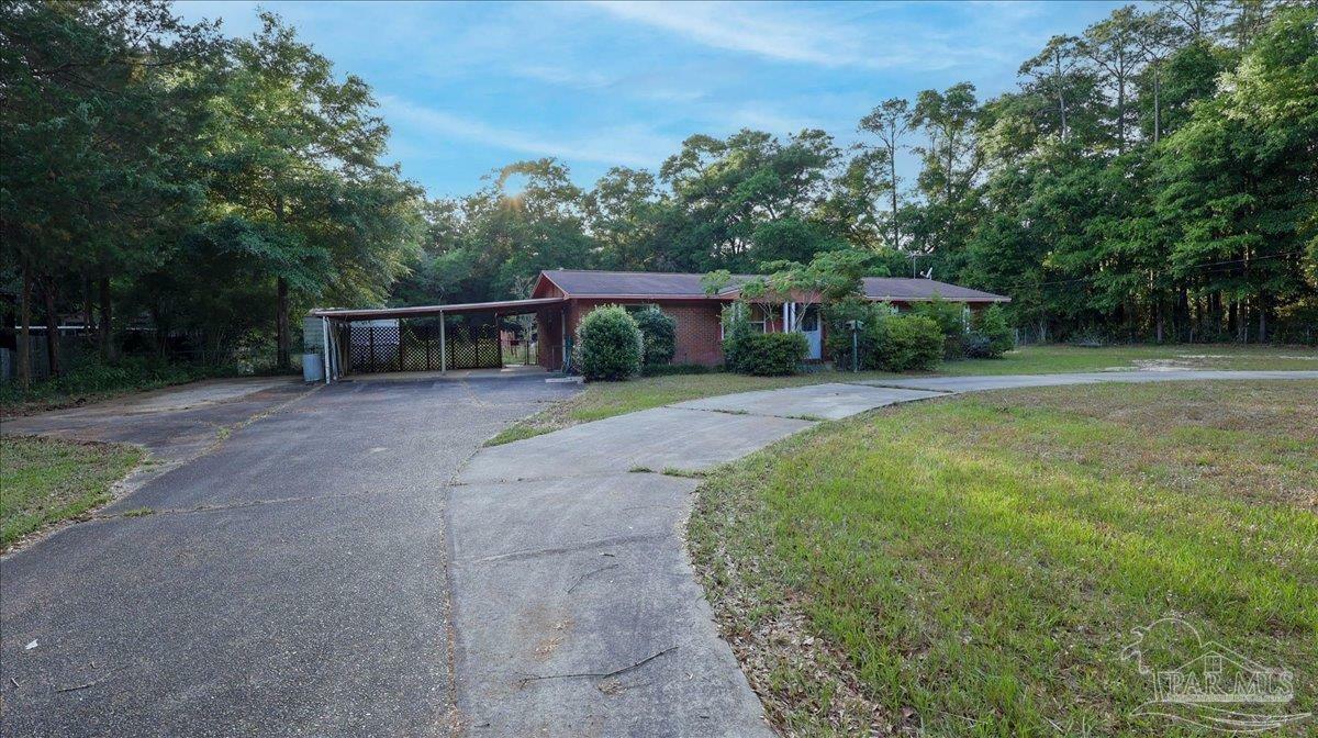 Property Photo: 4237 Audiss Rd FL 32583