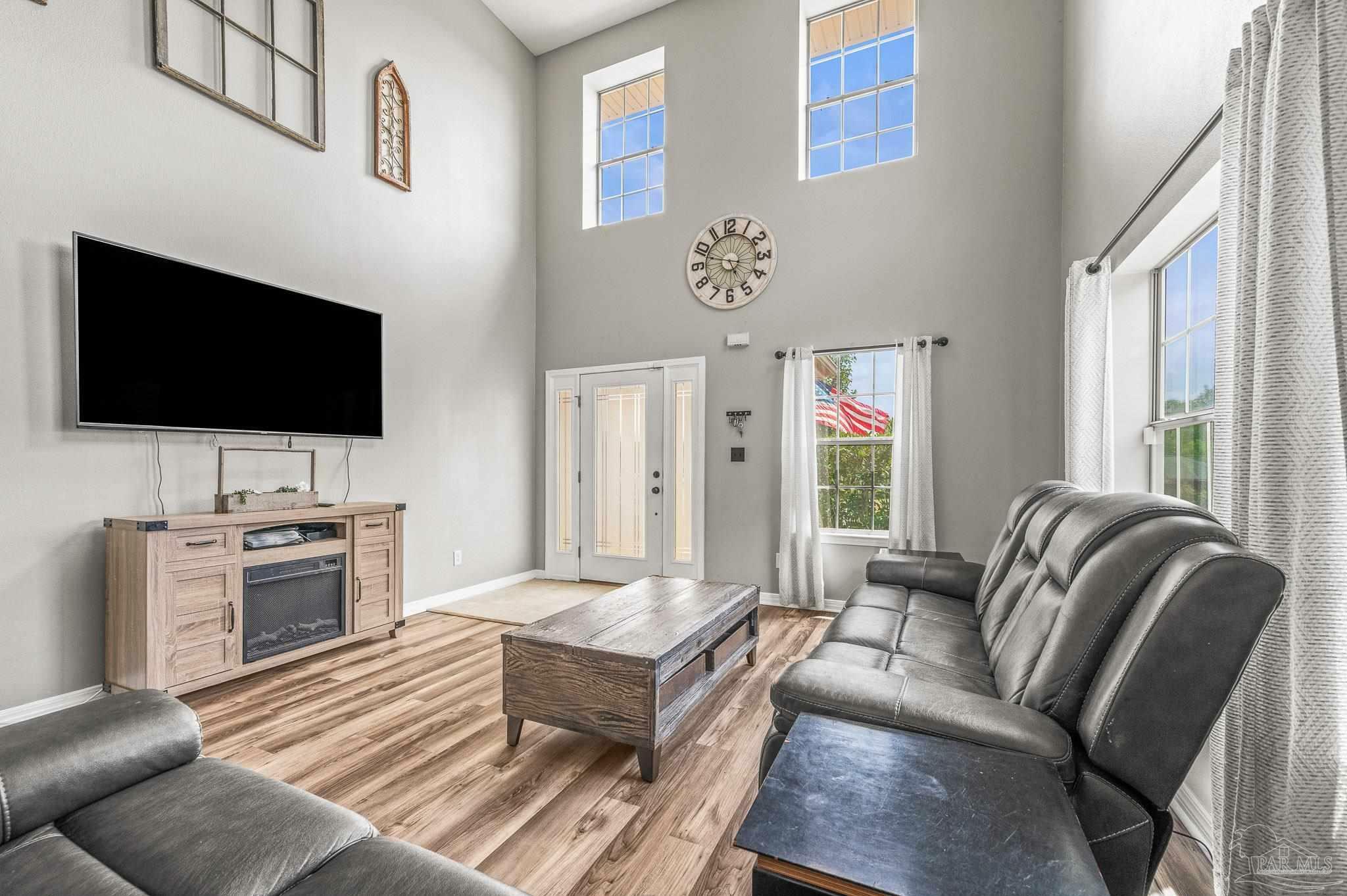 Property Photo: 1430 Towhee Canyon Dr FL 32533