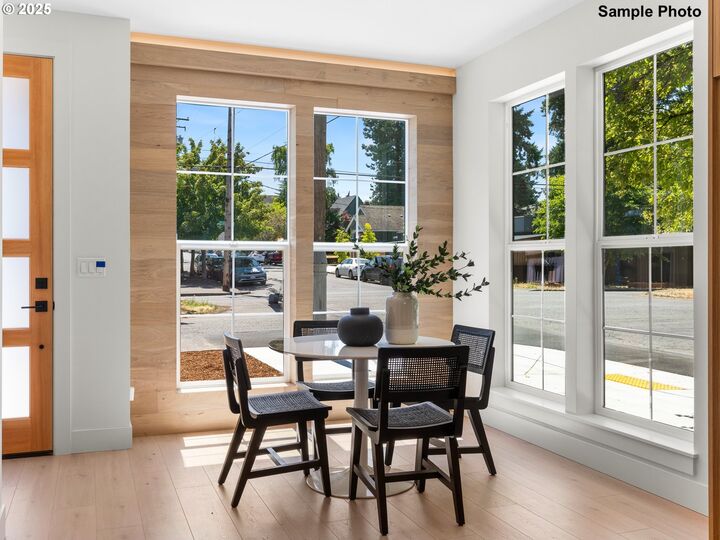 Property Photo: 3001 NE Ainsworth St OR 97211