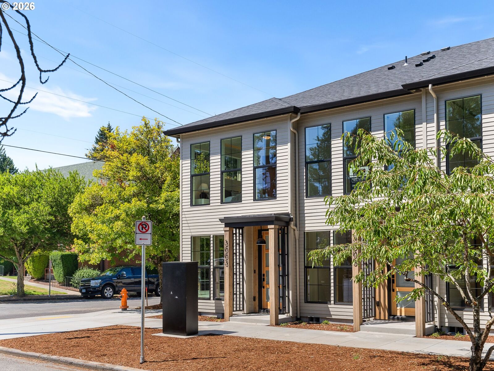 Property Photo:  3003 NE Ainsworth St 14  OR 97211 