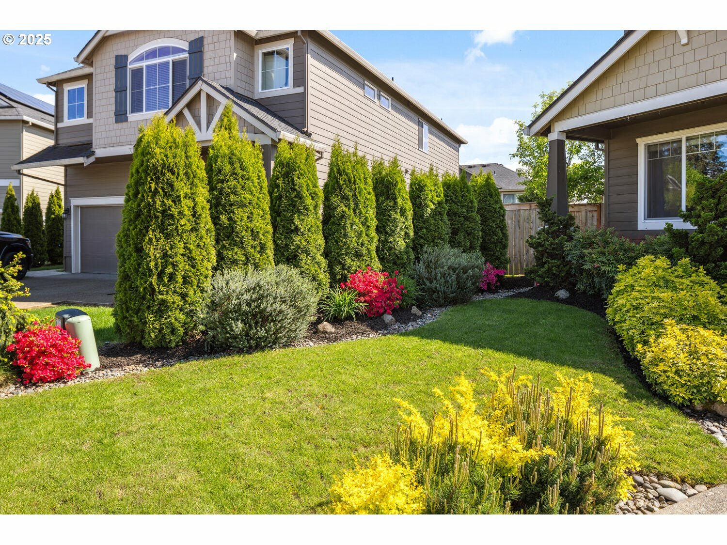 Property Photo: 819 N Gibert Ct WA 98642