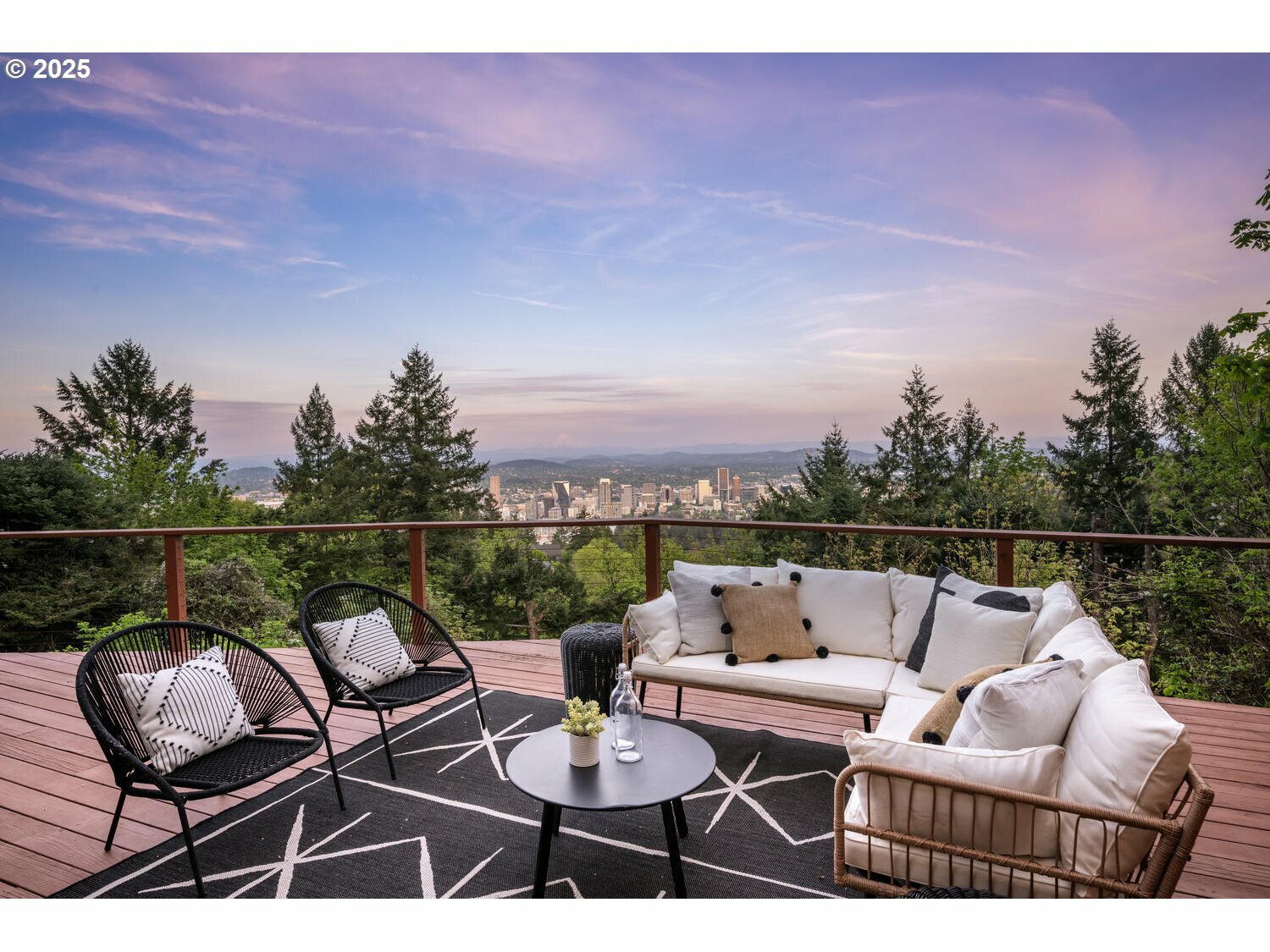 Property Photo: 3110 NW Monte Vista Ter OR 97210