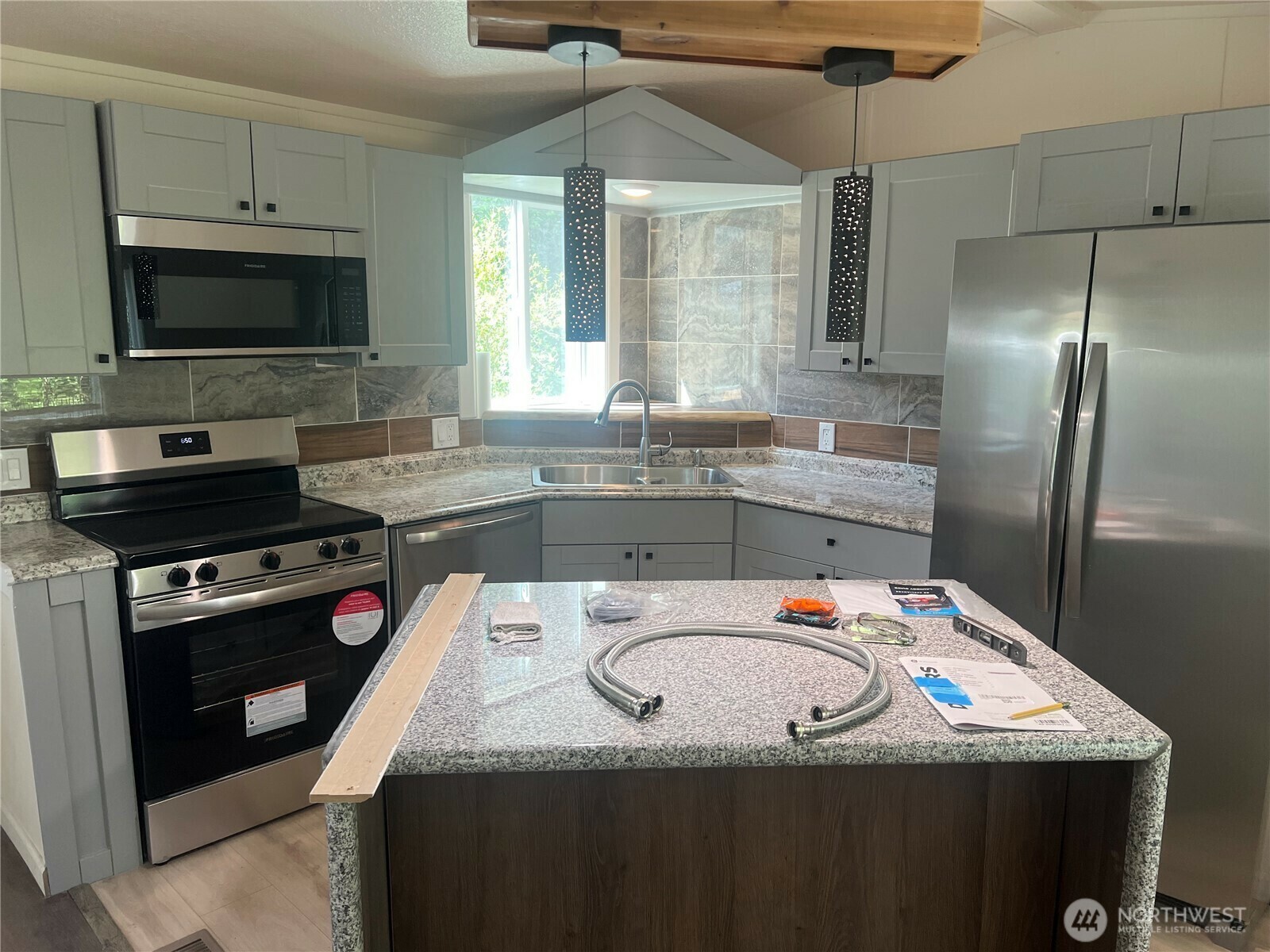 Property Photo: 5591 Bethel Road SE 8 WA 98367