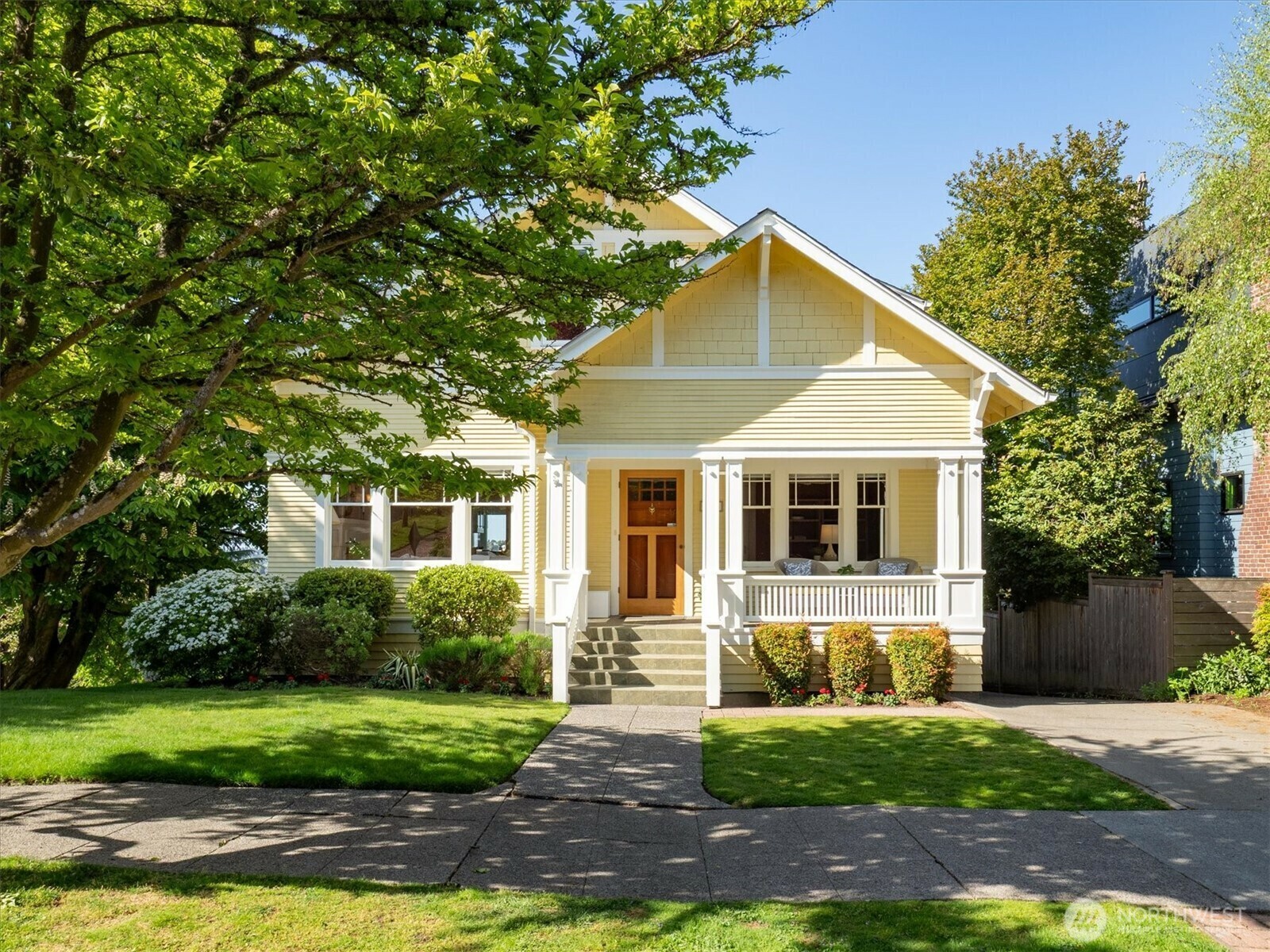 Property Photo: 402 Halladay Street WA 98109
