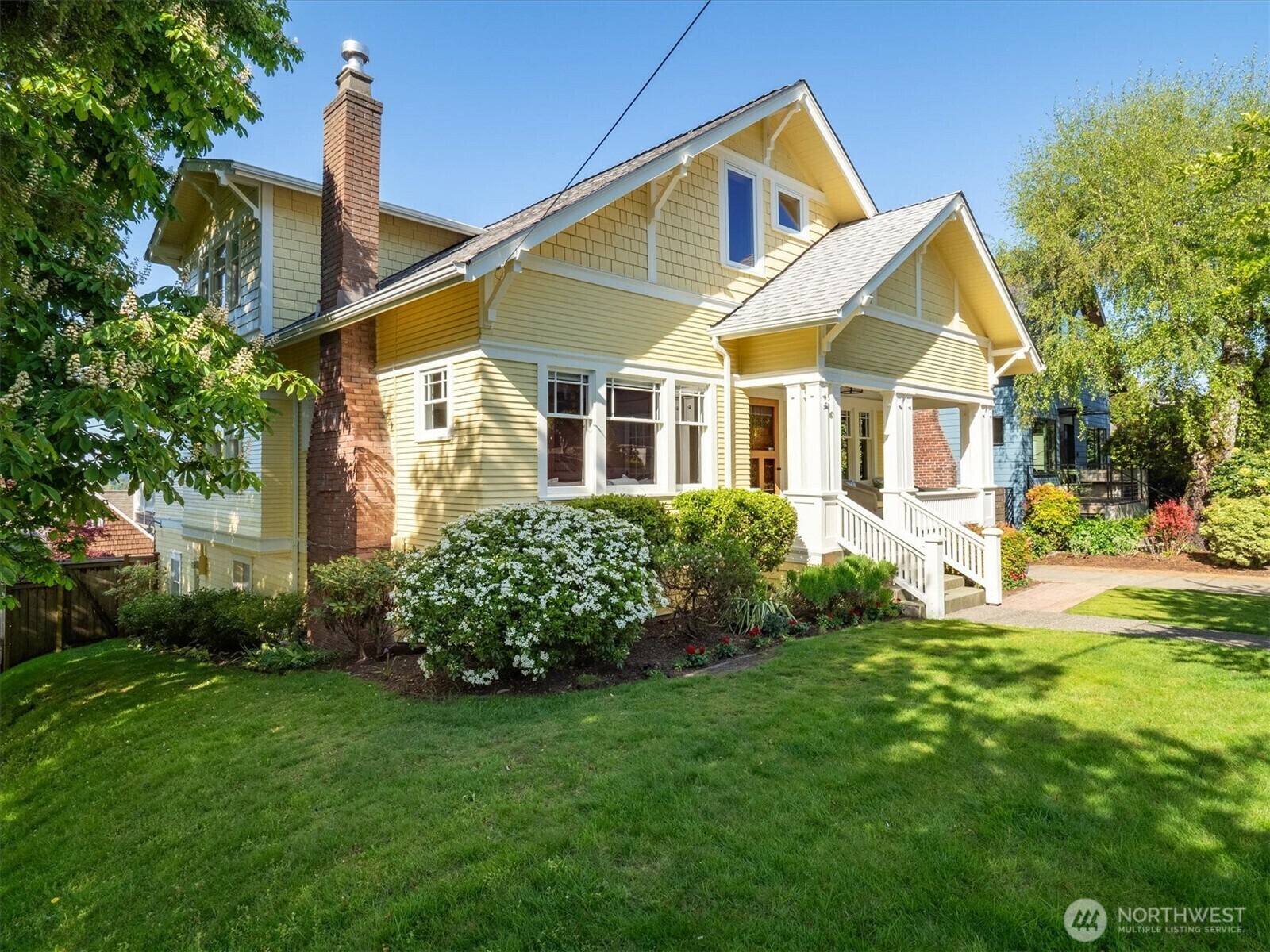Property Photo: 402 Halladay Street WA 98109
