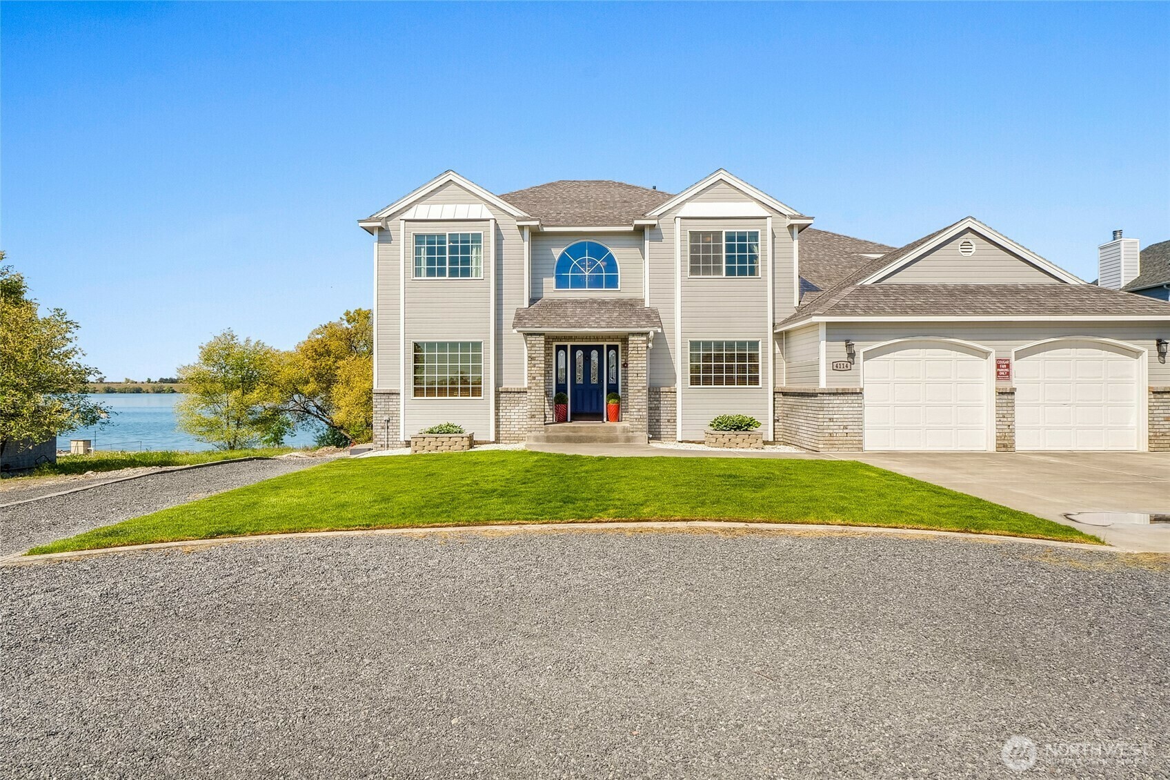 Property Photo: 4114 Shorecrest Drive WA 98837