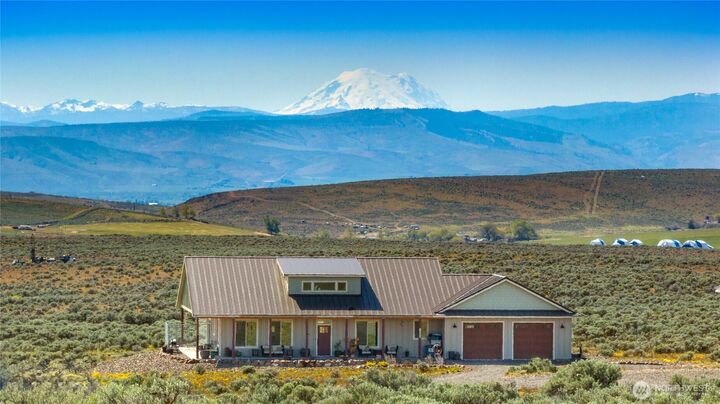 Property Photo:  1560  Sage Hills Drive  WA 98926 