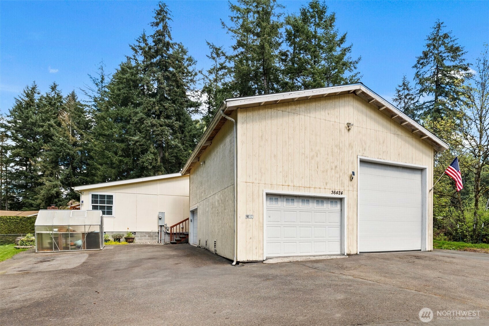 Property Photo: 36424 12th Place S WA 98003