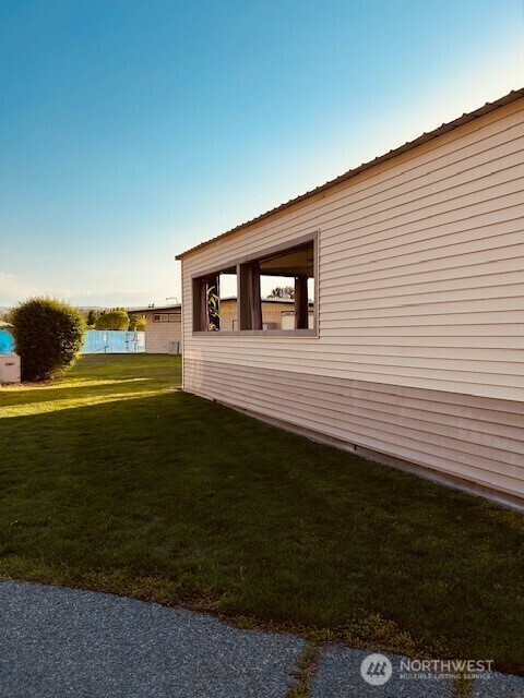 Property Photo: 8818 Crescent Bar Road NW 151 WA 98848