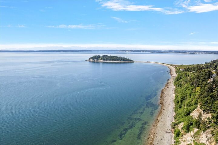 Property Photo: 1420 Sergios View Lane WA 98277