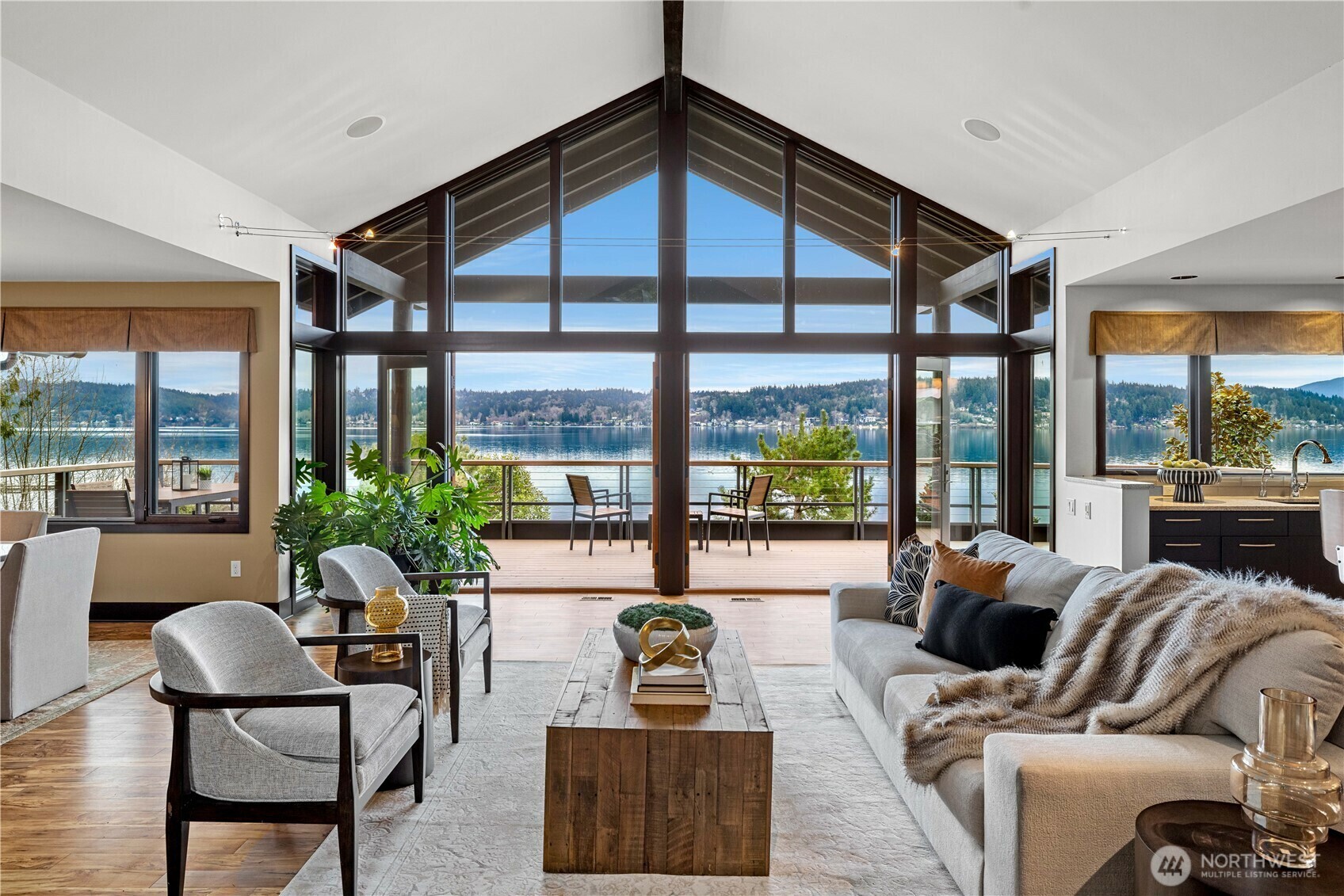 1402 W Lake Sammamish Parkway SE  Bellevue WA 98008 photo
