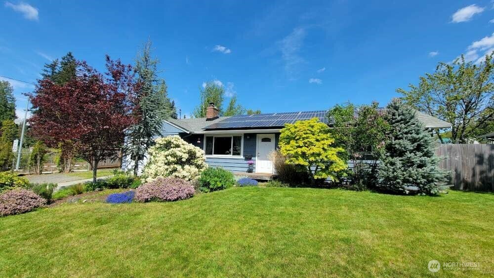 Property Photo: 7005 226th Place SW WA 98043