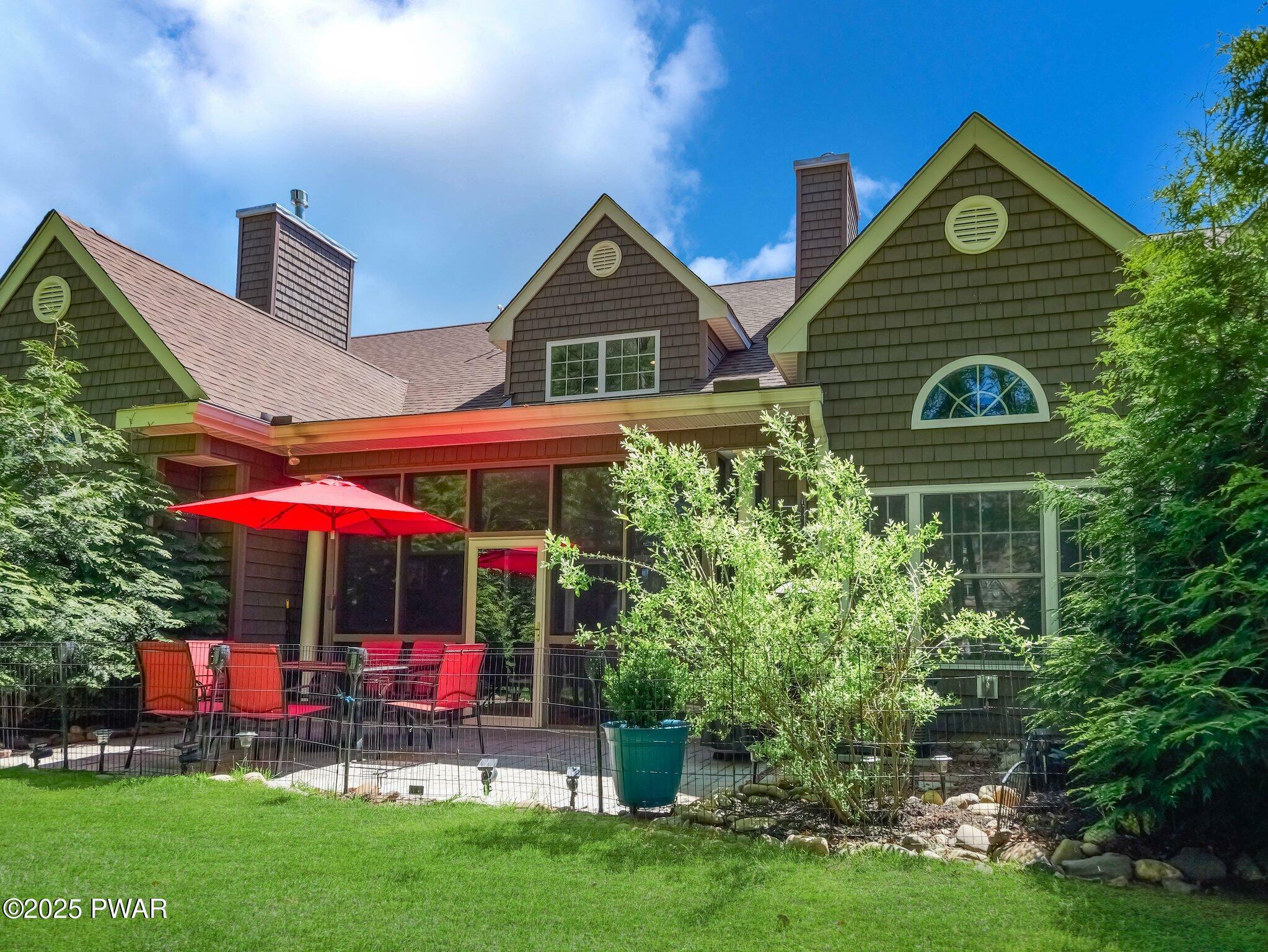 Property Photo: 803 Macintosh Way PA 18336